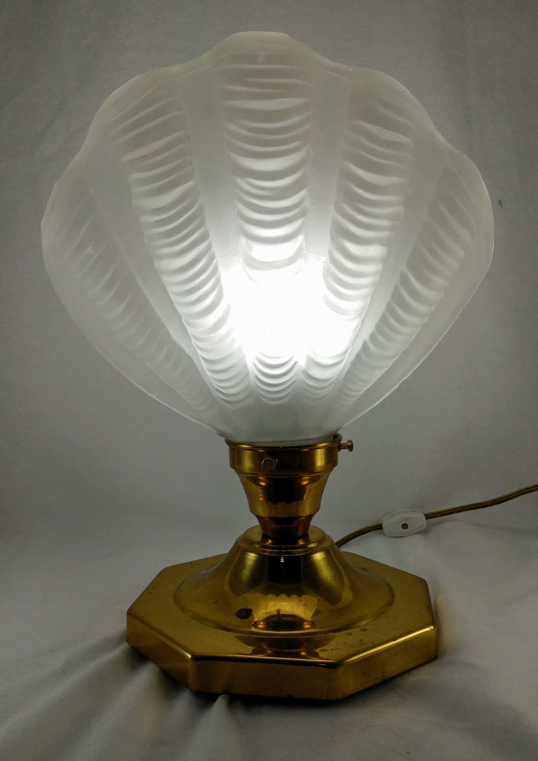 Art Deco Vintage Clam Shell Odeon table Lamp 1930 Glass