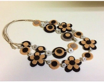 Felt necklace