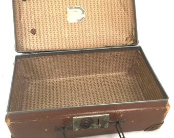 Jolie valisette vintage en carton