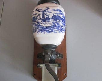 Former Wall coffee grinder