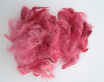 Pink Hand Dyed Manx Loaghtan Lambwool - 10 g/0.35 oz - Wool Spinning Fibre - Art Yarn - Lock Spinning - Doll Hair - Waldorf Doll - Weaving
