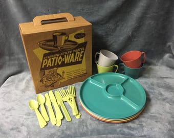 Vintage Set Steri-Lite Picnic Ware Patio Ware 20 Piece Dish Set