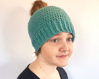 Messy Bun Hat Crochet PATTERN - Multiple sizes - Messy Bun Hat Crochet PATTERN - Toddlers, Girls, Women