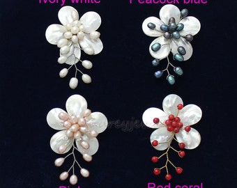 Hand Natural Shell Pearl Flower Brooch