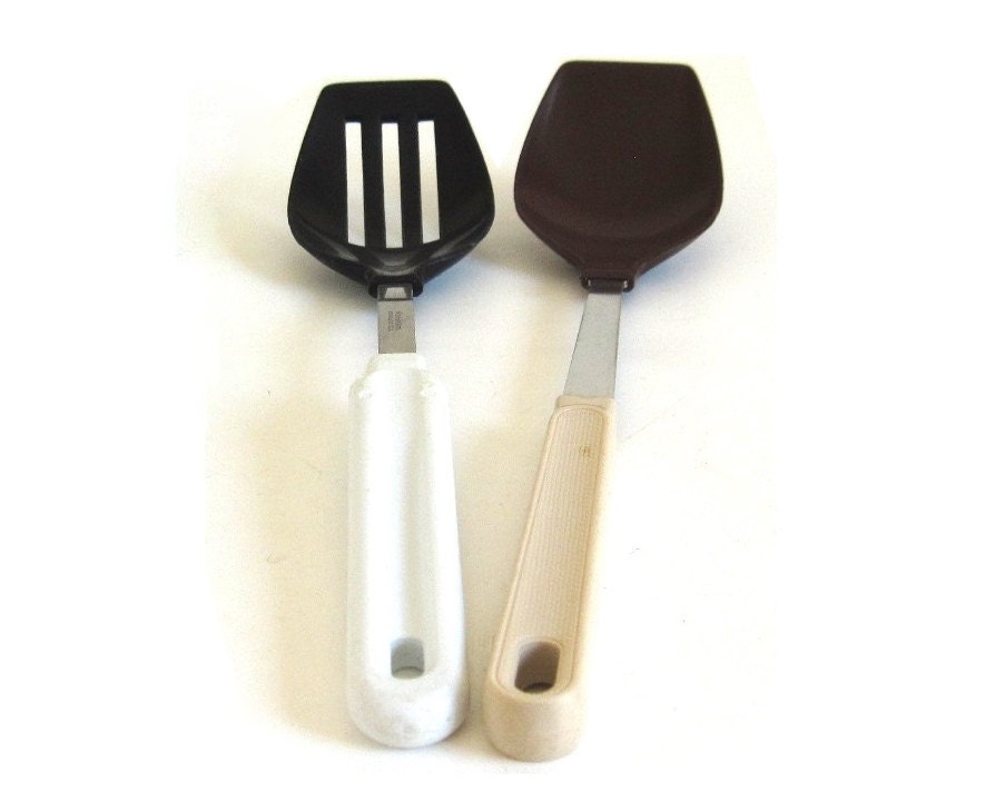 Robinson Stainless Nylon Slotted Spoon Ekco by LaurasLastDitch