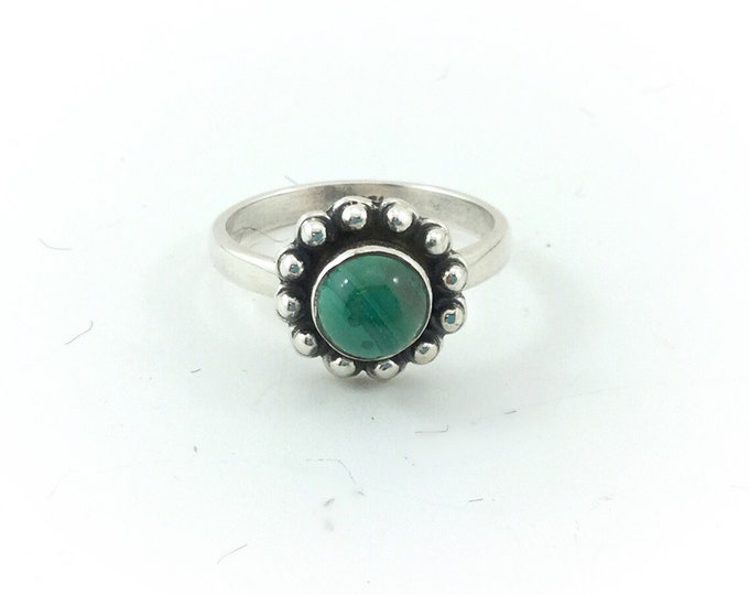 Vintage Native American Style Malachite Sterling Ring. Navajo Ring Green Stone Ring / Southwest Sterling Ring /Sterling 925 Vintage Ring