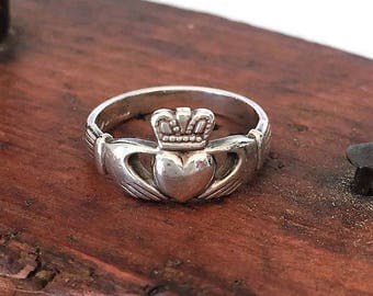Vintage Claddagh Ring, Sterling Silver, Irish Wedding Ring, Size 8 Ireland Friendship Loyalty Promise Ring