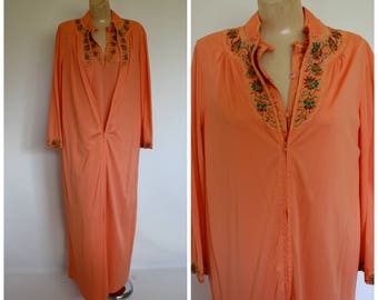 Modest Peach Peignoir Set / Vintage Gossard Artemis Peignoir Set / 1960's Vintage Lingerie / Full Length Melon Gown Robe