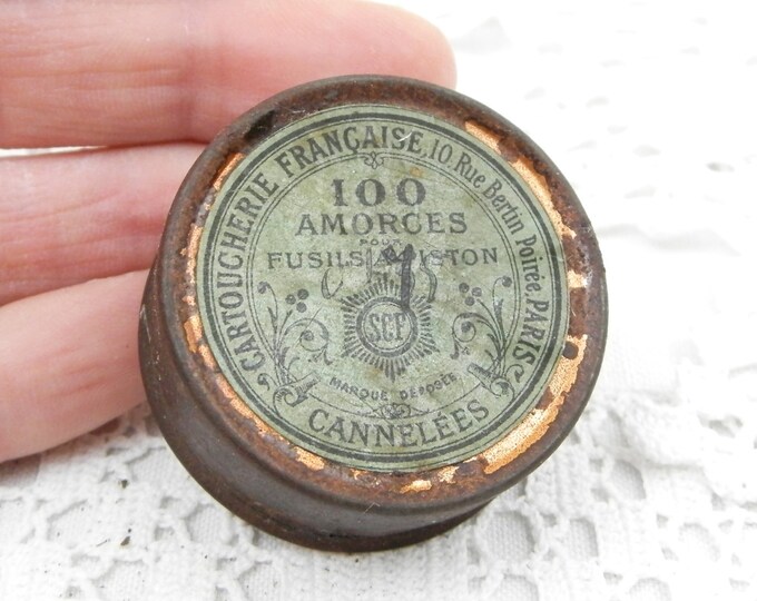 Small Antique French Round Shotgun Rifle Cartrige Primer Tin,"Cartoucherie Française" from Paris, Retro Home, French Country Decor, Tiny