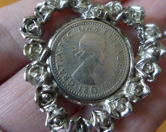 Heart Pendant, English Six Pence, Roses Pendant, Vintage Pendants, Vintage Pendant, Coin Jewelry, Coin Pendant, 1960 Six Pence, Pendants