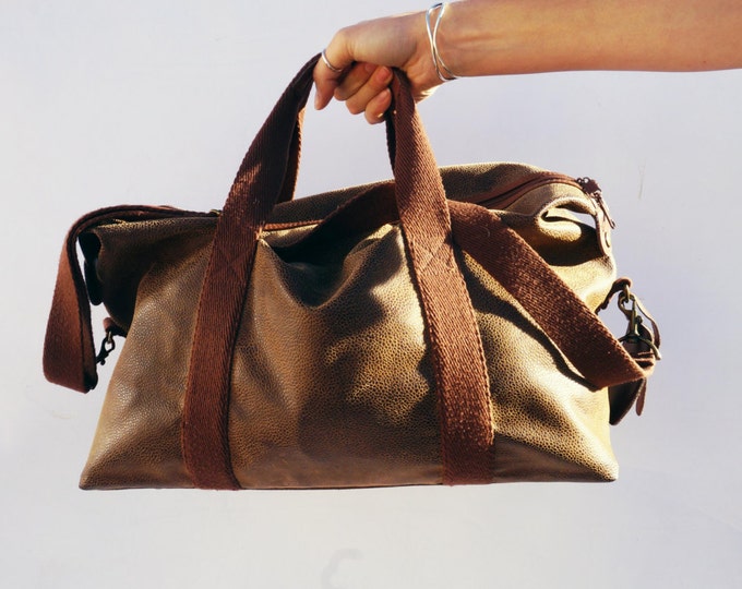 Vegan Leather Travel Cabin Bag, Unisex Bag, Weekender Bag, Adjustable Shoulder Strap, Overnight Bag, Hand Luggage Bag, Duffel Bag, Holdall