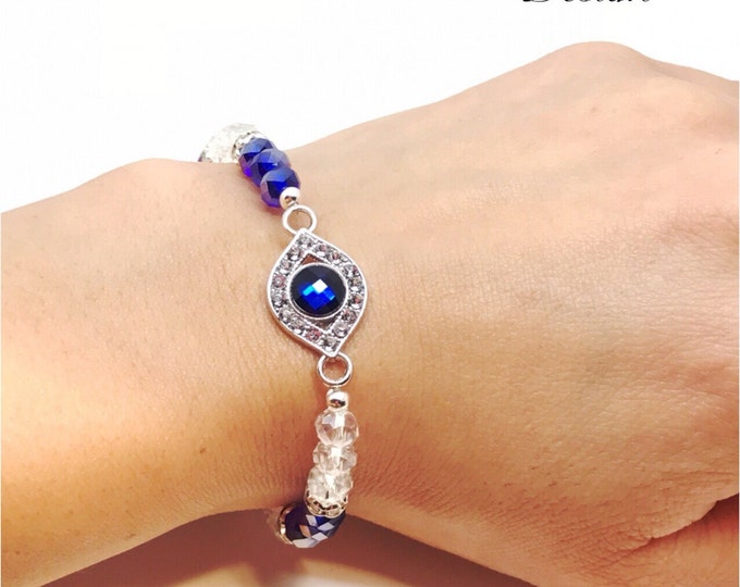 Blue eye bracelet, blue stretching bracelet, blue crystal bracelet, blue and white bracelet, blue eye bracelet, evil eye bracelet stretching