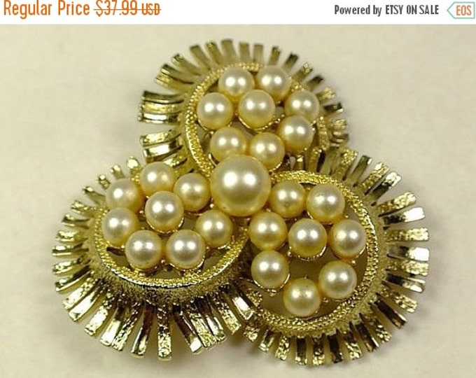 Storewide 25% Off SALE Lovely Vintage Coro Brooch in a goldtone setting with faux pearls signed