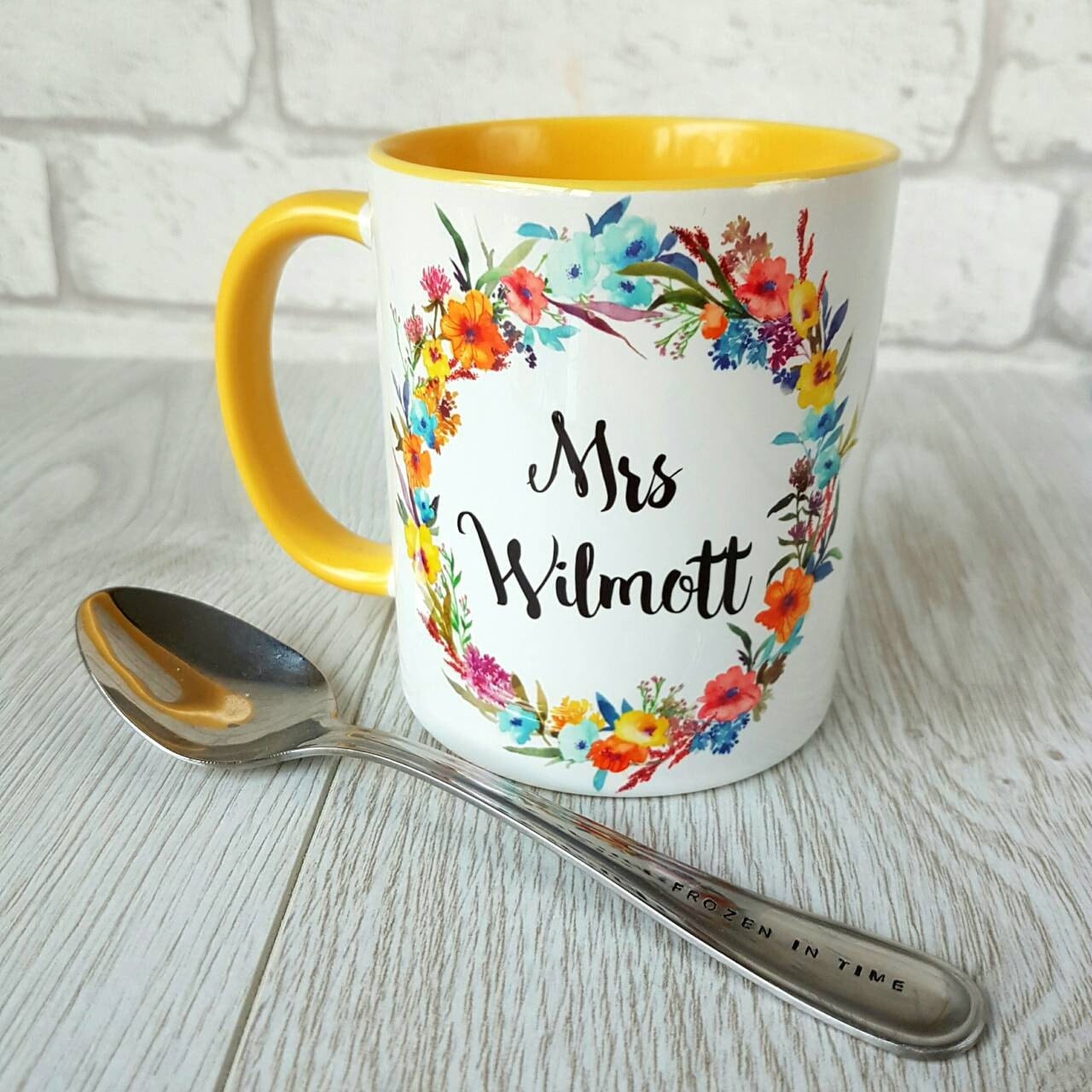 personalised-name-mug-floral-wreath-personalized-mug