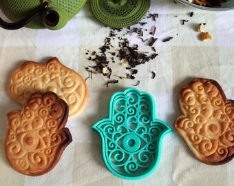 Hamsa Hand cookie cutter, Cookie mold with the shape of the Jamsa Hand, Hamsa cookie cutter and Stamp. Fatima hand cutter