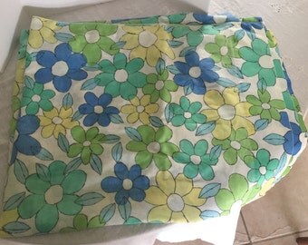 Vintage full size mod floral flat sheet, free shipping!