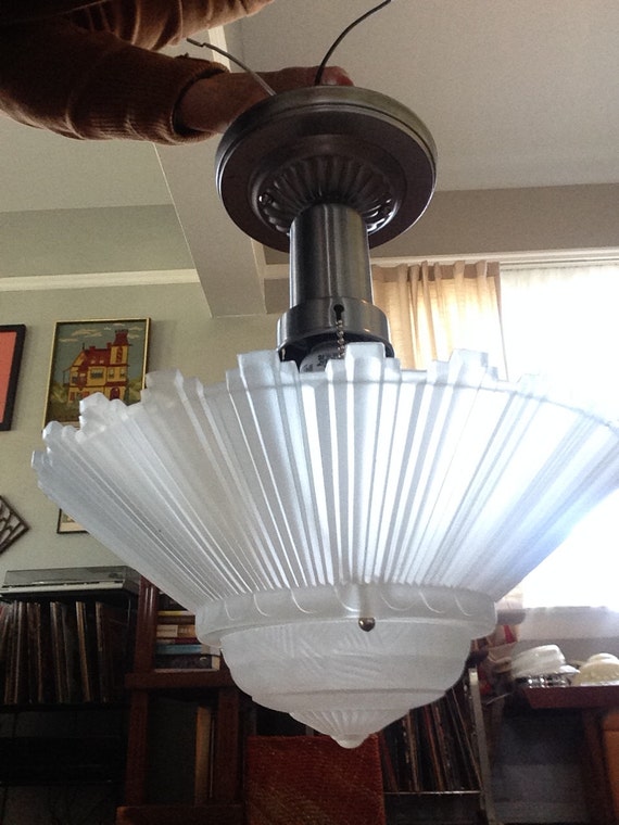Vintage Art Deco Frosted Skyser Or Starburst 3 Chain Light Vintage Art Deco Frosted Skyser Or Starburst 3 Chain Light Fixture