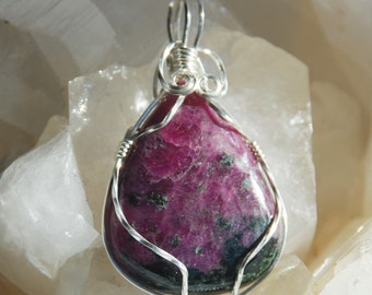 Lovely ruby zoisite pendant/appealing ruby zoisite jewelry/silver wire wrapped/artistic natural stone/wearable art jewelry/unique pendant