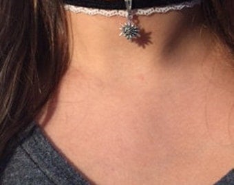 The Lace German Choker
