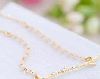 Pink Rose quartz Necklace, Botanical necklace, Nature Lover Necklace,Rose Quartz Necklace, Dainty Gemstone Necklace, Bridesmaids Necklace