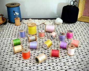 Collection of Vintage Pastel Shades, Wood Bobbin Thread - 18 Count Collection