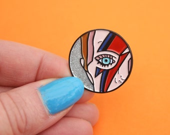 Lightning bolt makeup, David Bowie / Ziggy Stardust inspired, glitter enamel pin - badge - lapel pin