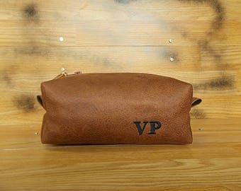 Mens toiletry bag, Dopp kit, Groomsmen gift, Personalized shaving bag, Travel, Distressed vegan leather, Rustic, Wash, Brown cosmetic bag,