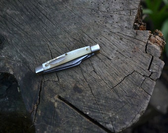 Pocket knife, small pocket knife, mother of pearls pocket knife, lucite pocket knife, fake mother of pearl pocket knife, mini pocket knife
