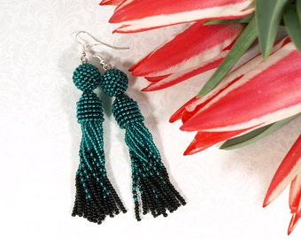 Black fringe earring Oscar de la renta earring Emerald tassel earring Long dangle earring Emerald fringe earring Seed bead earring jewelry