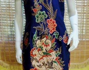 Batik Printed Cheongsam / Qi Pao Elegant Deep Colored Traditional Chinese Dresses
