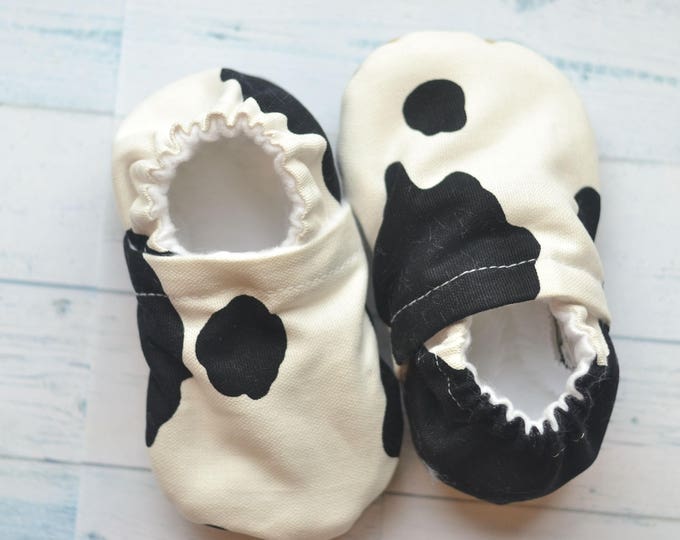 cow baby shoes newborn baby slippers monochrome baby booties funny boy slippers cowboy baby shower gift vegan crib shoes cow baby booties