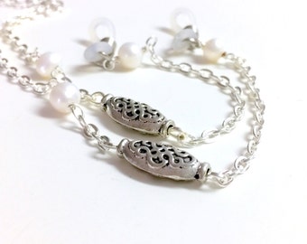 Silver pearls eyeglasses chain, Silver eyeglasses chain, White freshwater pearl eyeglass necklace, Reading glasses chain, Eyeglass necklace