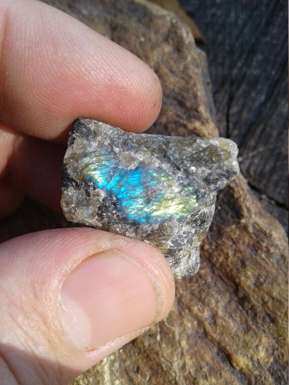 Raw Labradorite Stones