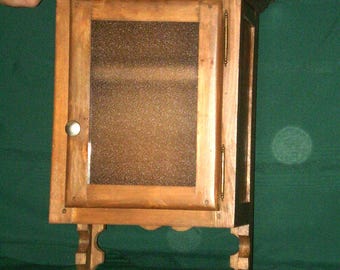 Small hanging cabinet