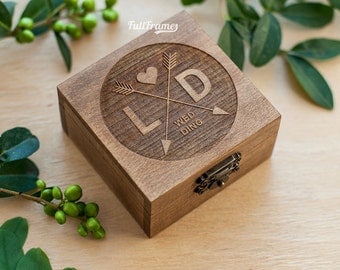 Wooden Engagement Ring Box / Engagement Box for Ring with Initials and Arrows / Personalised Engagement Ring Box / Monogrammed Ring Box