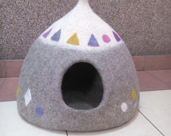 Cat house, Cat cave, Felted Cat house, Felt cat cave, Felt bed, Pet bed, Cat nap cocon, Pet furniture, Wool cat bed, Gift for cat lovers