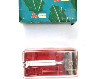 Vintage Ever Ready safety razor with travel case and original box