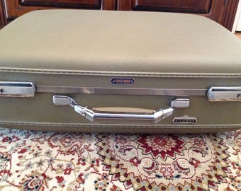 Vintage American Touristor Luggage Tiara Tan/Beige Luggage