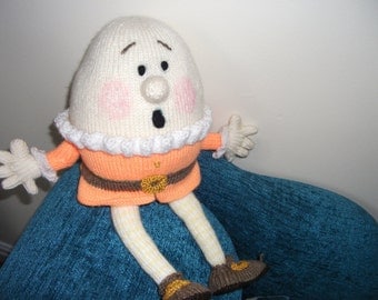 Knitted Humpty Dumpty