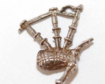 Vintage Sterling Silver Bracelet Charm Scottish Bagpipes (2g)