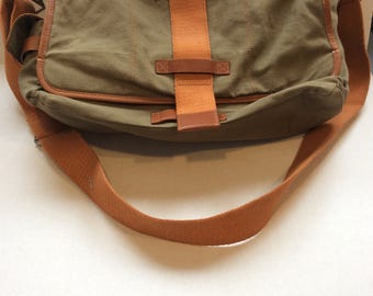 Messenger bag, shoulder bag, computer case, like new, ready to ship