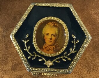 Signed Estée Lauder Solid Perfume Compact Mirror Cream Dark Green Enamel Renaissance Woman Gold Tone Box Laurel Leaves Wreath
