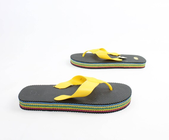 1980s Flip Flops Thongs Sandals Nos Rubber Yellow Rainbow 2298