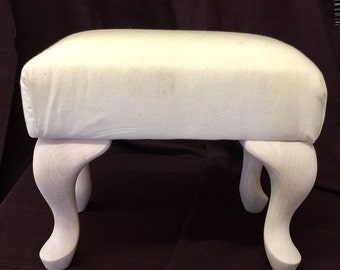 Queen Anne Style footstool base for our Queen Anne style footstool patterns