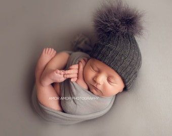 Newborn Beanie Bobble Hat. Newborn Christmas Prop Hat. Newborn Baby Pompom Hat. Fur Pompom Hat. Hats. Newborn Photography Prop. UK Seller
