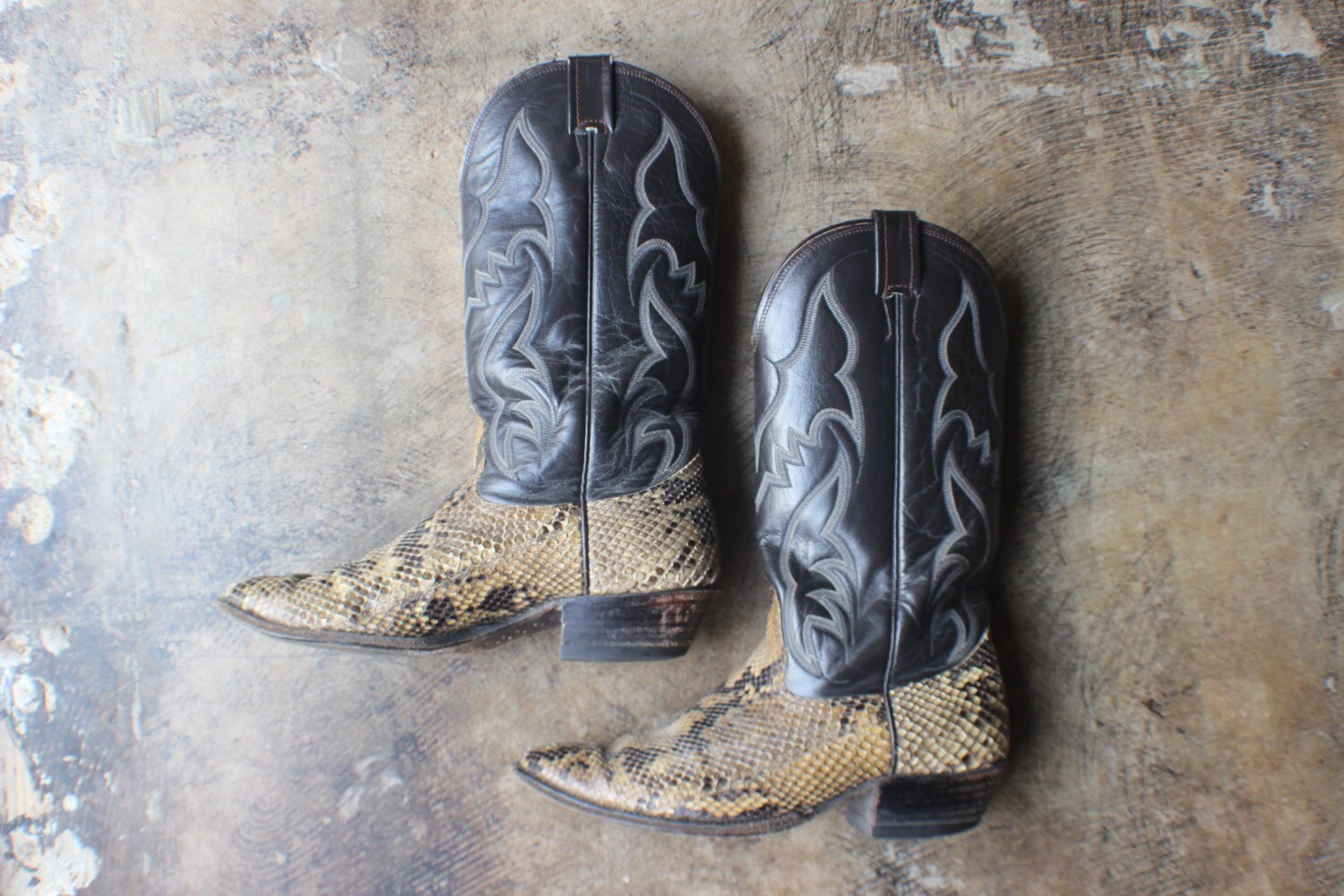 9 D Men's Snake Skin Boots / Vintage Nocona Cowboy Boots