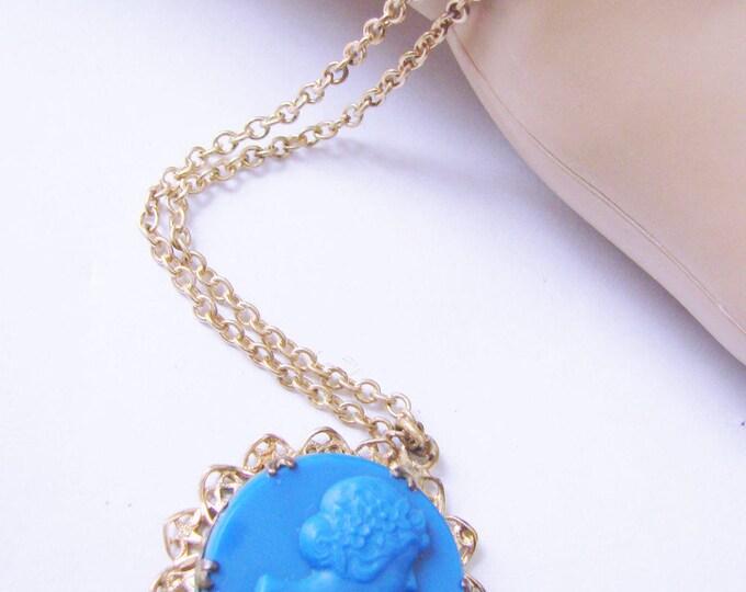 Early 20th Century Cobalt Blue Tassie Cameo Pendant Necklace / Filigree / Vintage Jewelry / Jewellery