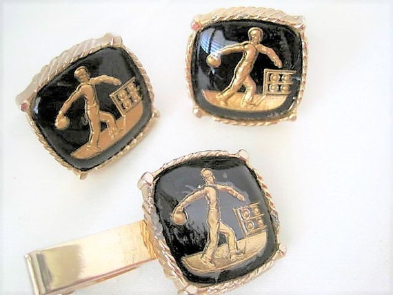 Bowling Cuff Link Set - Black Lucite Bowler - Gold Intaglio - 50's Cuff Links.