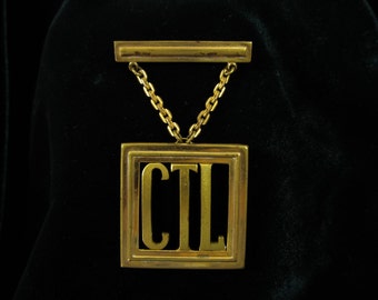 Vintage Art Deco C Clasp Monogram Brooch, Vintage Art Deco Dangle Initial Brooch, Great Gatsby Style, Authentic Art Deco Jewelry S 101