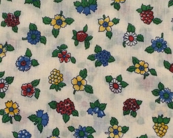 Floral Fabric / Retro Floral Fabric / Quilting Fabric / Cotton Blend Fabric / Primary Colors Fabric